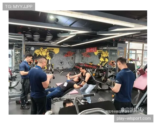 孙铭徽这训练强度，凌晨四点健身房打卡是认真的？